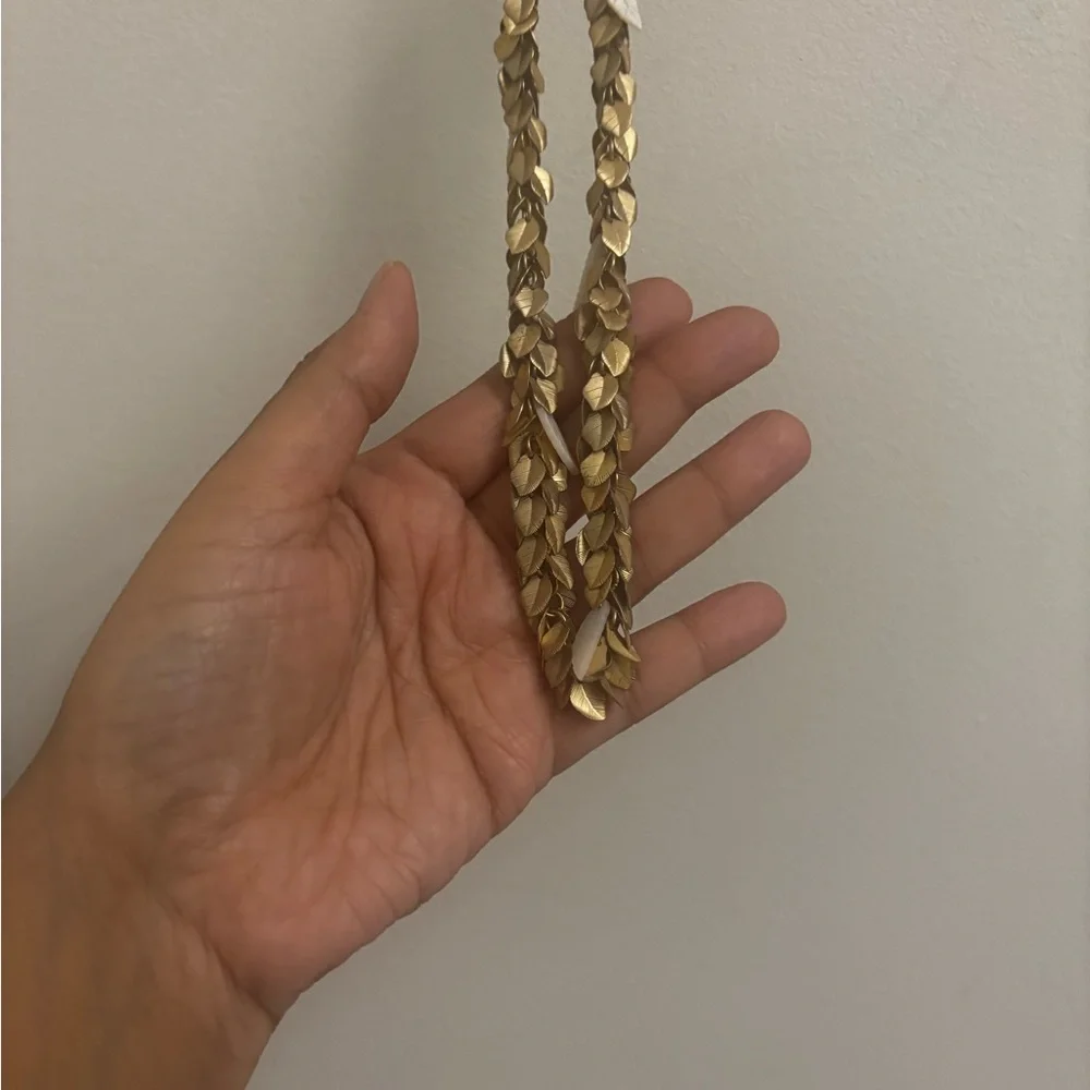 Stylish Gold Leaf Necklace